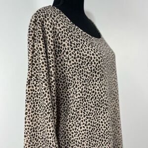 New MTS Oversized Animal Print Lightweight Top Size Large Women’s Neutral
